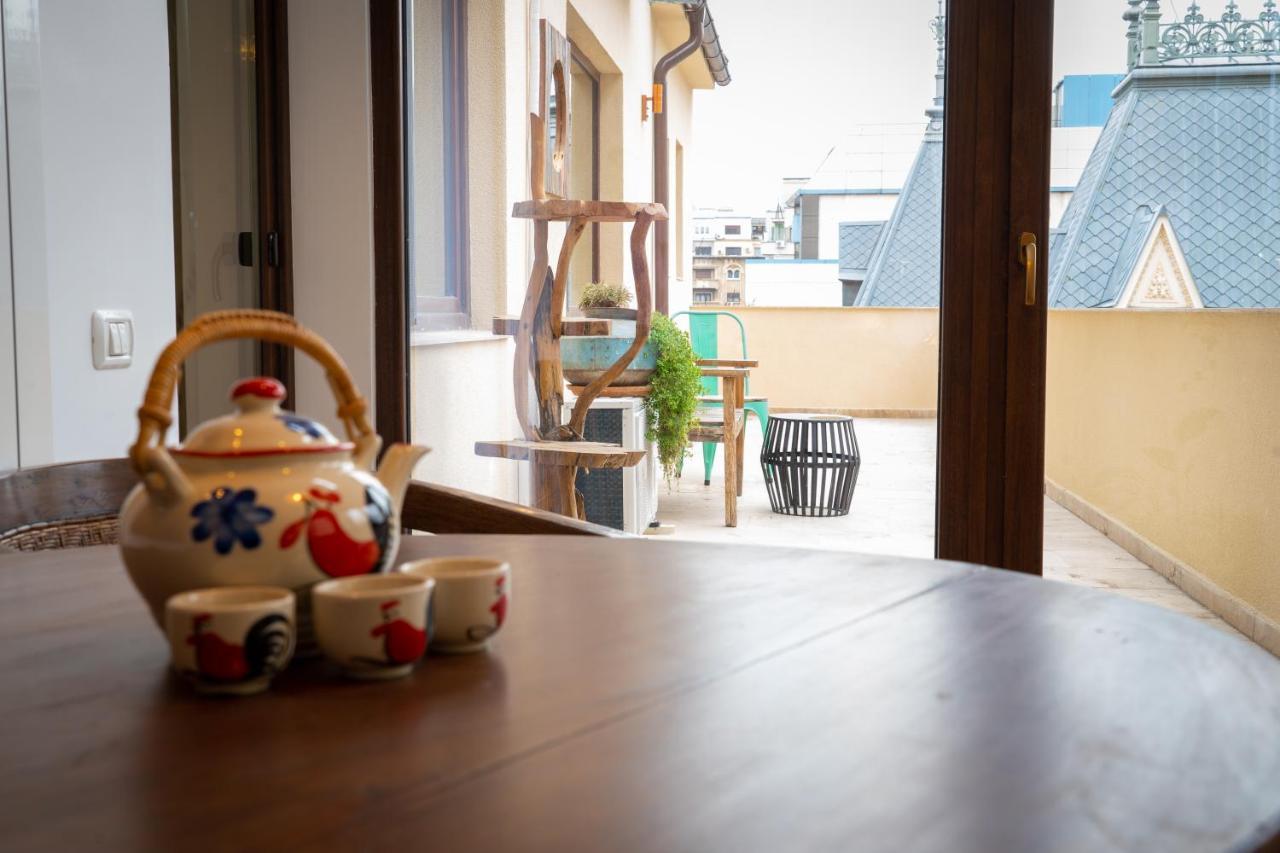 Theatre Rooftop Apartment With Patio Bukares Bagian luar foto